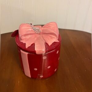 Red Polka Dot and Bow Measuring Cups
NWT